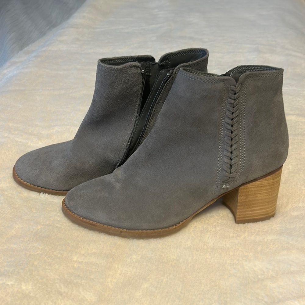 Blondo waterproof booties, size 9 color gray